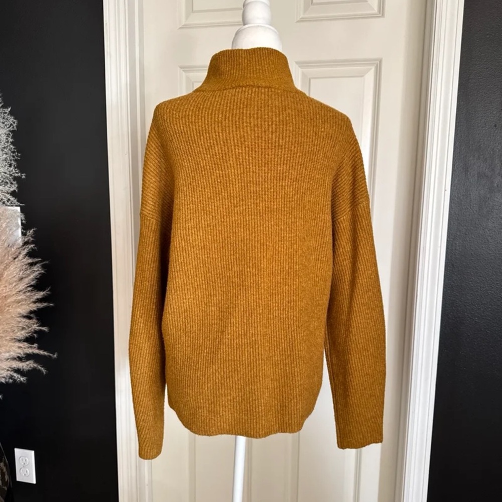Abercrombie & Fitch Knit Mock Neck Neutral Camel Wool Blend Sweater 
Size Medium - Picture 4 of 12